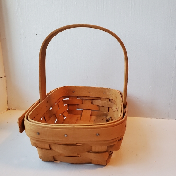 Longaberger Small Handle Basket with yellow and blue floral liner 1996 - Picture 10 of 12
